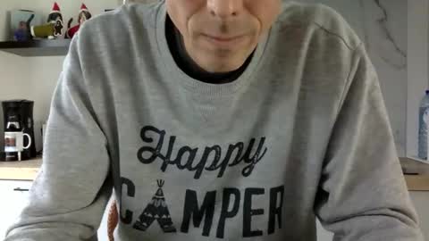 Snapshot of belversa_xxx chatting on 12/20/25, 11:28 belversa_xxx online show from 12/20/25, 11:28