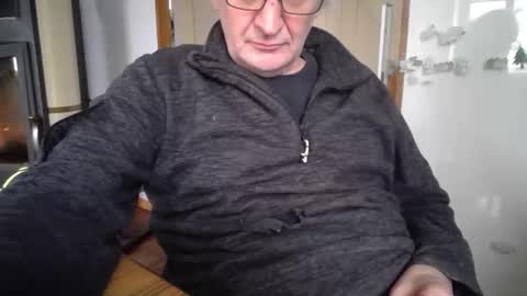 Snapshot of bemichel chatting on 01/08/26, 10:06 jaimetout online show from 01/08/26, 10:06