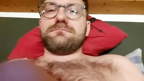 Snapshot of ben00189 chatting on 12/28/24, 12:47 ben00189 online show from 12/28/24, 12:47