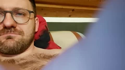 Snapshot of ben00189 chatting on 01/27/25, 04:33 ben00189 online show from 01/27/25, 04:33