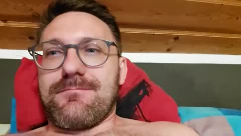 Snapshot of ben00189 chatting on 09/13/25, 10:42 ben00189 online show from 09/13/25, 10:42