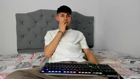 Snapshot of benavides_anthony chatting on 12/25/24, 06:31 Anthony online show from 12/25/24, 06:31