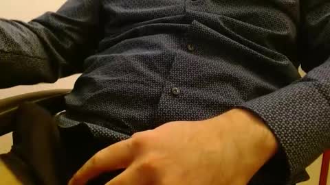 Snapshot of benben0310 chatting on 12/07/24, 04:03 benben0310 online show from 12/07/24, 04:03