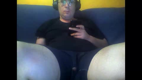 Snapshot of bender_35 chatting on 01/07/25, 10:41 bender_35 online show from 01/07/25, 10:41