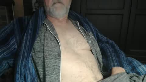 Snapshot of bendrinkin chatting on 01/11/25, 10:19 bendrinkin online show from 01/11/25, 10:19