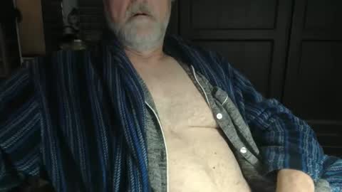 Snapshot of bendrinkin chatting on 01/13/25, 10:03 bendrinkin online show from 01/13/25, 10:03