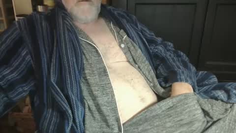 Snapshot of bendrinkin chatting on 01/14/25, 10:06 bendrinkin online show from 01/14/25, 10:06