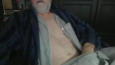 Snapshot of bendrinkin chatting on 01/29/25, 12:45 bendrinkin online show from 01/29/25, 12:45