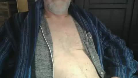 Snapshot of bendrinkin chatting on 02/20/25, 10:16 bendrinkin online show from 02/20/25, 10:16