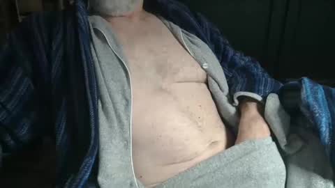 Snapshot of bendrinkin chatting on 02/28/25, 10:09 bendrinkin online show from 02/28/25, 10:09