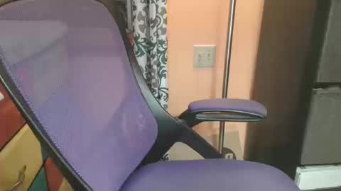 Snapshot of bendrinkin chatting on 10/13/25, 10:04 bendrinkin online show from 10/13/25, 10:04