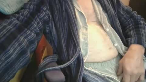 Snapshot of bendrinkin chatting on 10/25/25, 10:01 bendrinkin online show from 10/25/25, 10:01