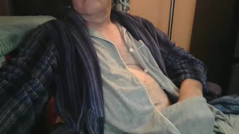 Snapshot of bendrinkin chatting on 11/11/25, 10:04 bendrinkin online show from 11/11/25, 10:04