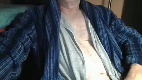 Snapshot of bendrinkin chatting on 11/20/25, 11:43 bendrinkin online show from 11/20/25, 11:43