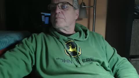 Snapshot of bendrinkin chatting on 11/21/25, 01:37 bendrinkin online show from 11/21/25, 01:37