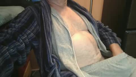 Snapshot of bendrinkin chatting on 11/25/25, 09:09 bendrinkin online show from 11/25/25, 09:09