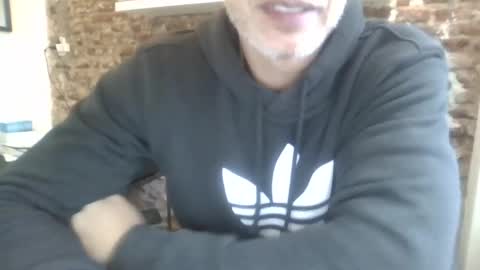 Snapshot of benedett22 chatting on 12/02/24, 08:33 benedett22 online show from 12/02/24, 08:33