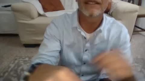 Snapshot of benedett22 chatting on 11/25/25, 02:33 benedett22 online show from 11/25/25, 02:33