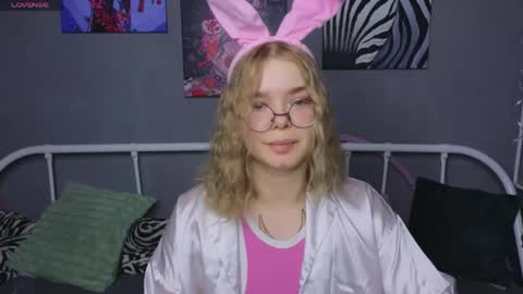 KENDALL  NATHAN online show from 06/04/26, 05:52