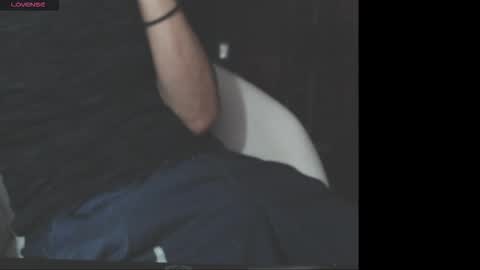 Snapshot of benijamin chatting on 10/26/25, 09:42 benijamin online show from 10/26/25, 09:42