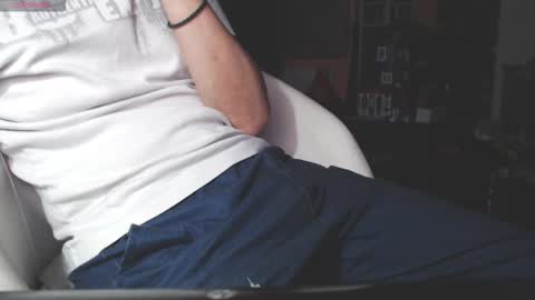 Snapshot of benijamin chatting on 11/02/25, 09:50 benijamin online show from 11/02/25, 09:50