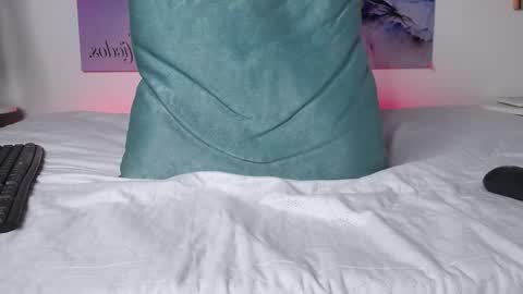 Snapshot of benjamin_gray chatting on 11/11/25, 08:09 jeison online show from 11/11/25, 08:09