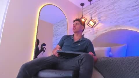 Snapshot of benjamin_more chatting on 07/28/26, 02:07 BENJAMIN online show from 07/28/26, 02:07