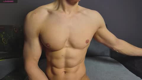 benjaminkarl02 online show from 11/23/25, 06:24