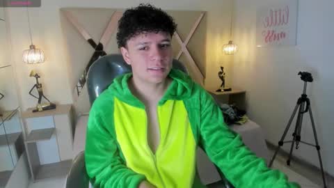 BENJAMIN online show from 10/04/25, 08:07