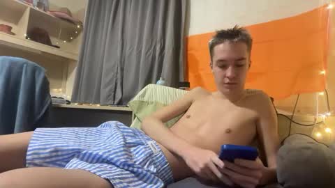 benji_j8 online show from 03/04/26, 10:27