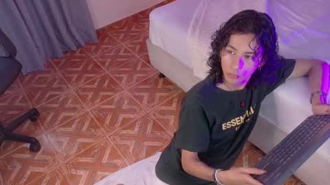 BENJI FIORE online show from 10/17/25, 07:49