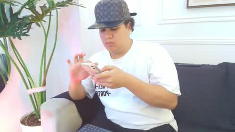 Snapshot of bennett_alejoo chatting on 12/20/25, 06:59 bennett_alejoo online show from 12/20/25, 06:59