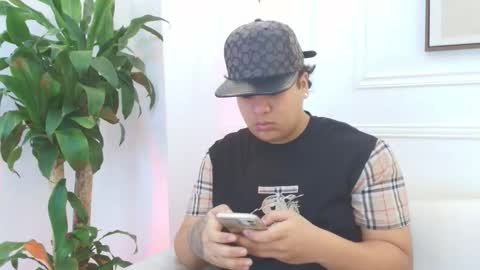 Snapshot of bennett_alejoo chatting on 12/22/25, 06:27 bennett_alejoo online show from 12/22/25, 06:27