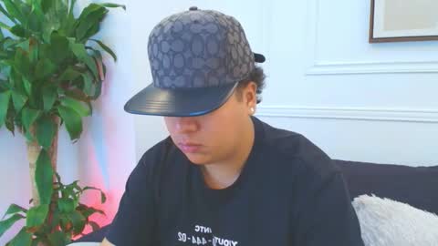 Snapshot of bennett_alejoo chatting on 01/06/26, 06:22 bennett_alejoo online show from 01/06/26, 06:22