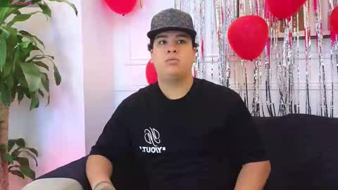 Snapshot of bennett_alejoo chatting on 02/15/26, 05:42 bennett_alejoo online show from 02/15/26, 05:42