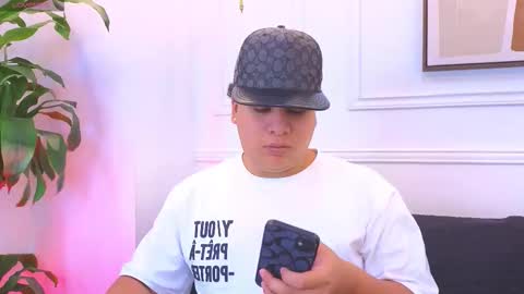 Snapshot of bennett_alejoo chatting on 02/18/26, 06:59 bennett_alejoo online show from 02/18/26, 06:59