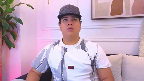 Snapshot of bennett_alejoo chatting on 02/27/26, 02:44 bennett_alejoo online show from 02/27/26, 02:44