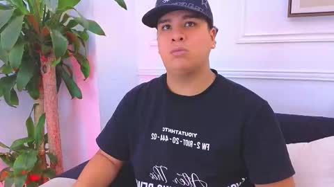 Snapshot of bennett_alejoo chatting on 03/04/26, 01:55 bennett_alejoo online show from 03/04/26, 01:55