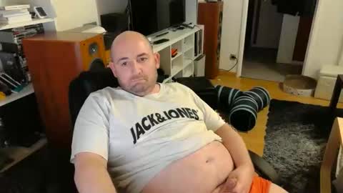 Snapshot of bennn54 chatting on 03/08/26, 06:01 Ben online show from 03/08/26, 06:01