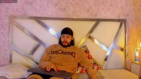 Snapshot of benny_and_mark chatting on 02/06/26, 03:55 Benny and Mark online show from 02/06/26, 03:55