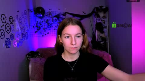 Snapshot of benny_duglas chatting on 10/26/25, 10:32 Benny online show from 10/26/25, 10:32