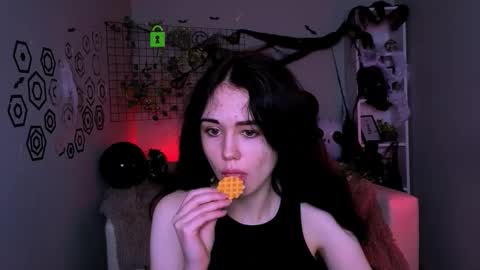 Snapshot of benny_duglas chatting on 10/28/25, 10:19 Benny online show from 10/28/25, 10:19