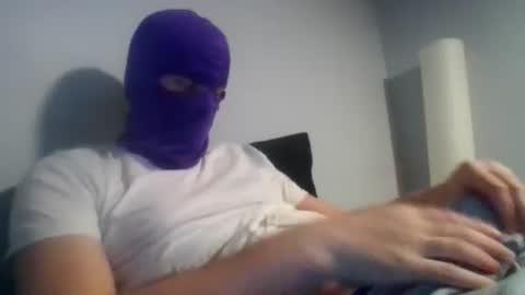 Snapshot of bennybueno chatting on 07/27/26, 04:19 bennybueno online show from 07/27/26, 04:19