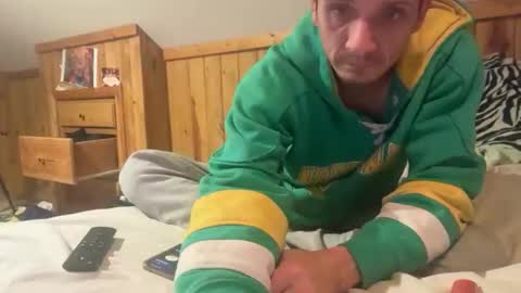 Snapshot of bennymn chatting on 01/17/26, 07:13 benny and innocentvixon online show from 01/17/26, 07:13