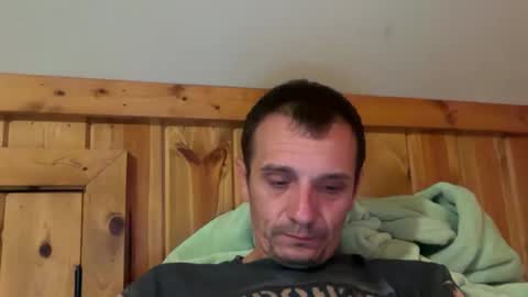 Snapshot of bennymn chatting on 06/10/26, 04:45 benny and innocentvixon online show from 06/10/26, 04:45