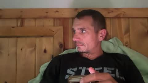 Snapshot of bennymn chatting on 07/15/26, 04:45 benny and innocentvixon online show from 07/15/26, 04:45