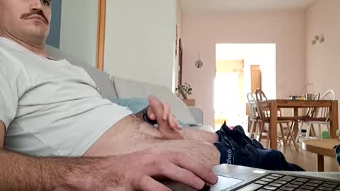 Snapshot of benoitgmx12 chatting on 10/21/25, 12:28 benoitgmx12 online show from 10/21/25, 12:28