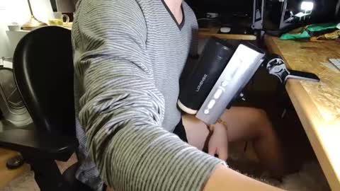 Snapshot of benreich chatting on 10/18/25, 10:10 benreich online show from 10/18/25, 10:10