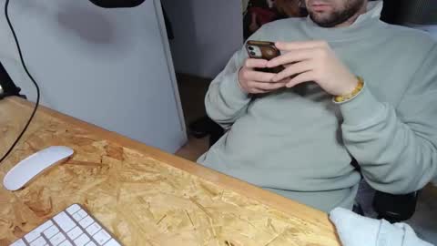 Snapshot of benreich chatting on 11/06/25, 10:10 benreich online show from 11/06/25, 10:10