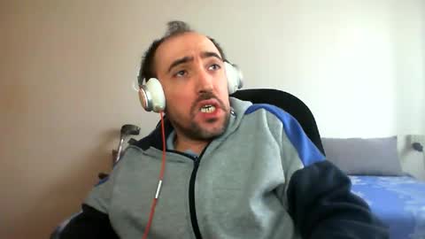 bentish online show from 02/19/25, 08:01